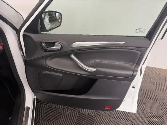 FORD S-MAX - voiture d'occasion - Photo 17