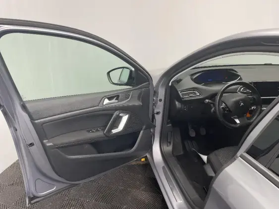 PEUGEOT 308 II - voiture d'occasion - Photo 19