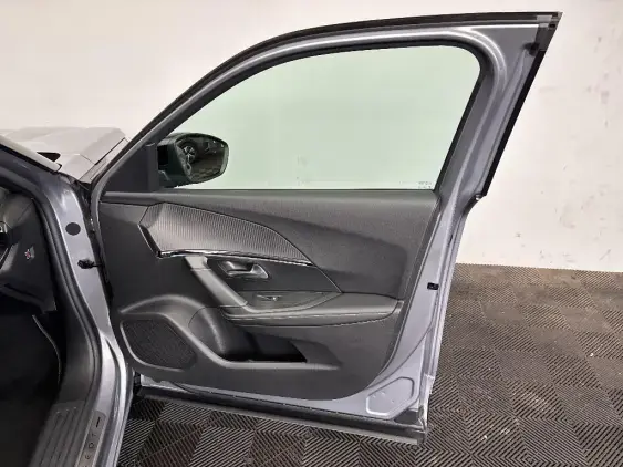 PEUGEOT 2008 II - voiture d'occasion - Photo 19