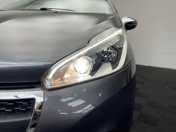 PEUGEOT 208 - voiture d'occasion - Photo 22