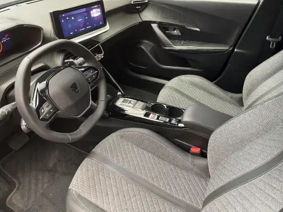 PEUGEOT 2008 II - voiture d'occasion - Photo 18