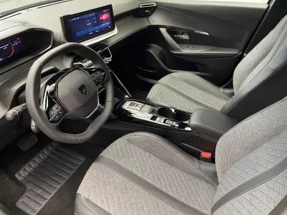 PEUGEOT 2008 II - voiture d'occasion - Photo 18