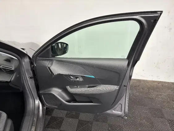 PEUGEOT 208 II - voiture d'occasion - Photo 18