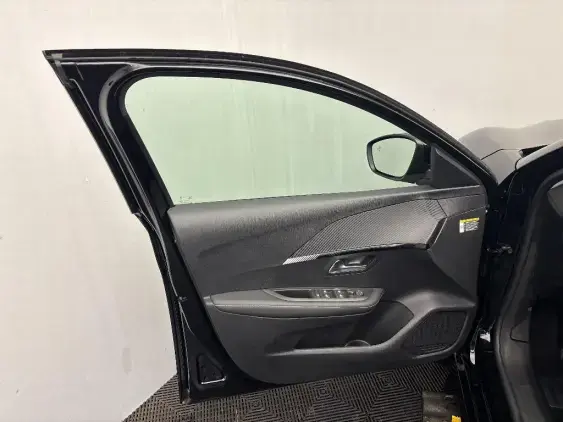 PEUGEOT 208 II - voiture d'occasion - Photo 18