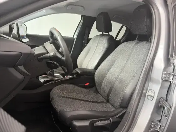 PEUGEOT 208 II - voiture d'occasion - Photo 18