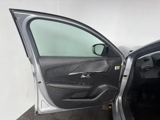 PEUGEOT 208 II - voiture d'occasion - Photo 19