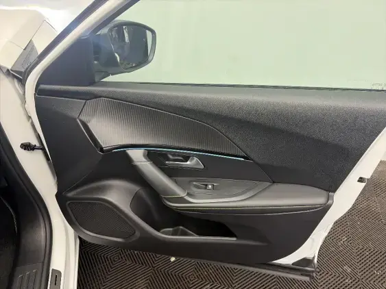 PEUGEOT 2008 ELECTRIQUE II - voiture d'occasion - Photo 20