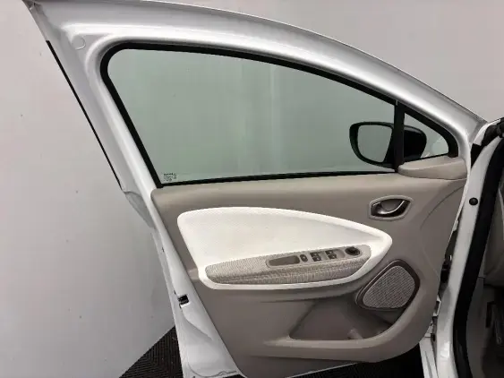 RENAULT ZOE - voiture d'occasion - Photo 17