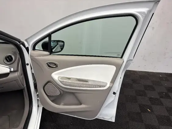 RENAULT ZOE - voiture d'occasion - Photo 18