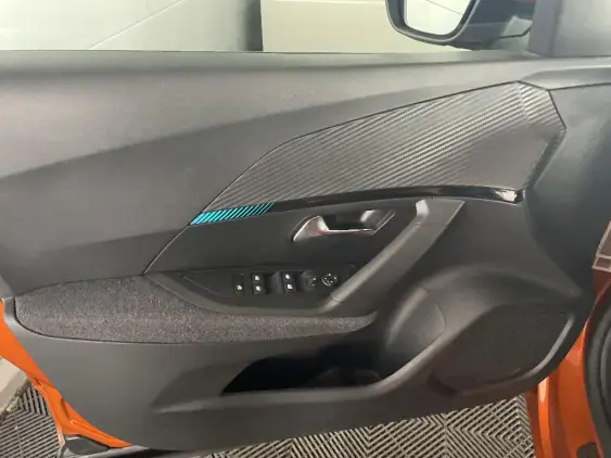 PEUGEOT 2008 II - voiture d'occasion - Photo 18