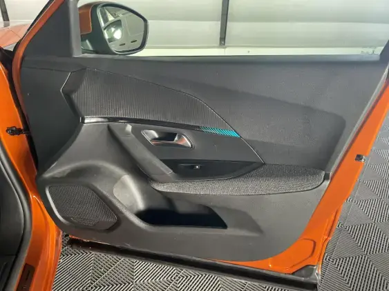 PEUGEOT 2008 II - voiture d'occasion - Photo 19