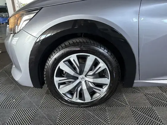 PEUGEOT 208 ELECTRIQUE II - voiture d'occasion - Photo 19