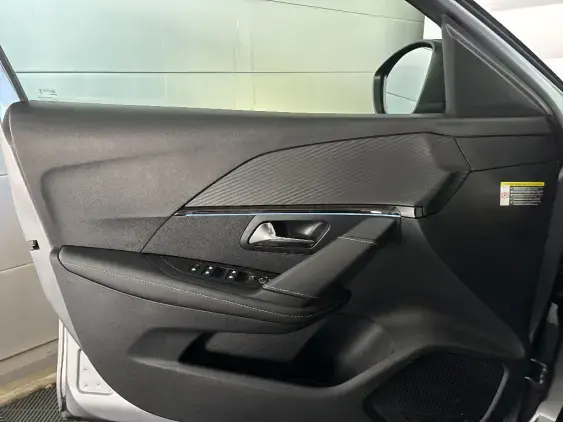 PEUGEOT 208 ELECTRIQUE II - voiture d'occasion - Photo 17