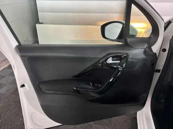 PEUGEOT 208 AFFAIRE - voiture d'occasion - Photo 17