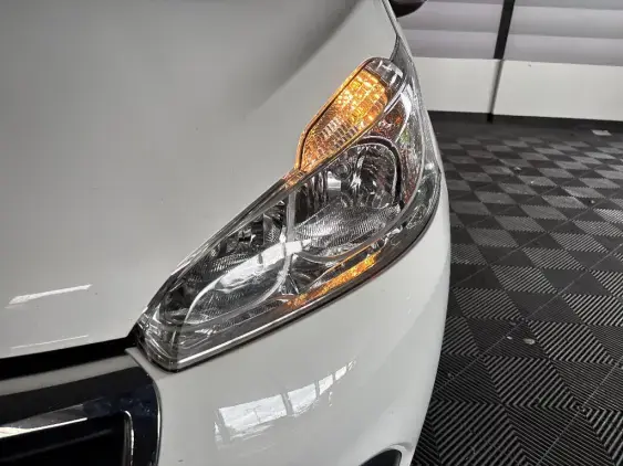 PEUGEOT 208 AFFAIRE - voiture d'occasion - Photo 19