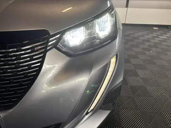 PEUGEOT 2008 II - voiture d'occasion - Photo 19