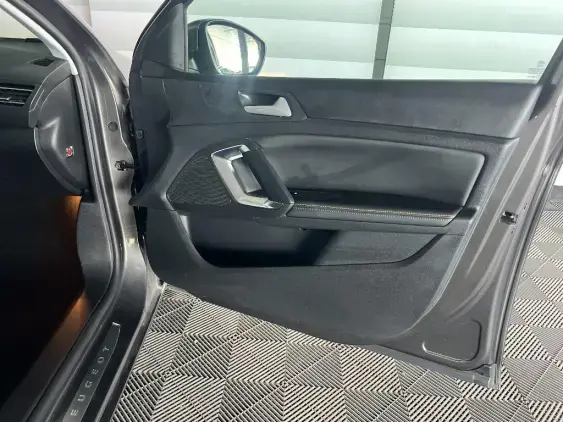 PEUGEOT 308 SW III - voiture d'occasion - Photo 19