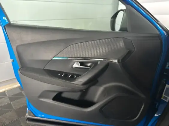 PEUGEOT 2008 II - voiture d'occasion - Photo 17