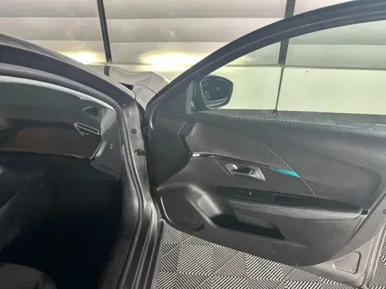 PEUGEOT 208 BUSINESS R II - voiture d'occasion - Photo 19