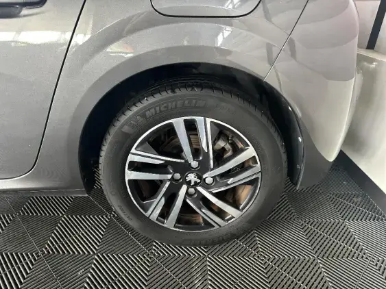 PEUGEOT 208 BUSINESS R II - voiture d'occasion - Photo 23