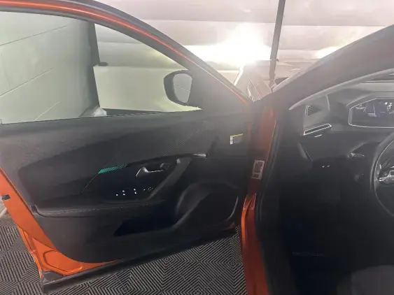 PEUGEOT 2008 ELECTRIQUE II - voiture d'occasion - Photo 18