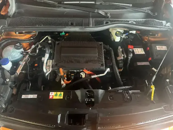 PEUGEOT 2008 ELECTRIQUE II - voiture d'occasion - Photo 20