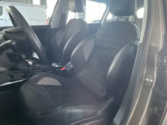 PEUGEOT 2008 - voiture d'occasion - Photo 17