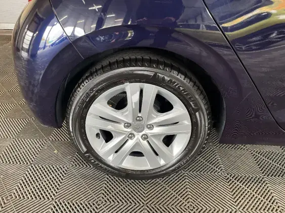 PEUGEOT 208 - voiture d'occasion - Photo 24