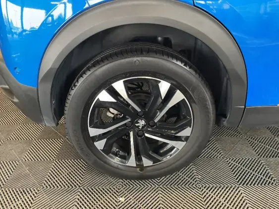 PEUGEOT 2008 II - voiture d'occasion - Photo 23