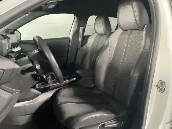 PEUGEOT 2008 II - voiture d'occasion - Photo 17