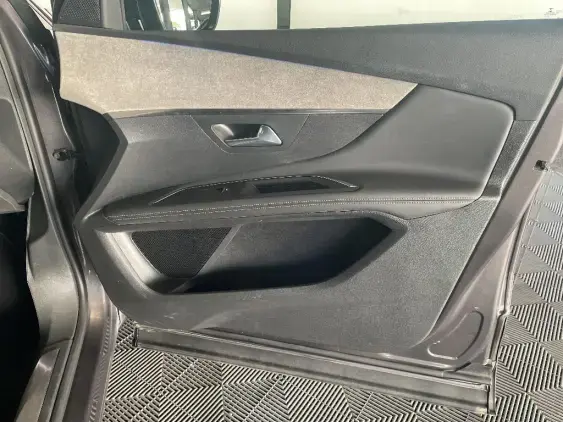 PEUGEOT 3008 II - voiture d'occasion - Photo 19