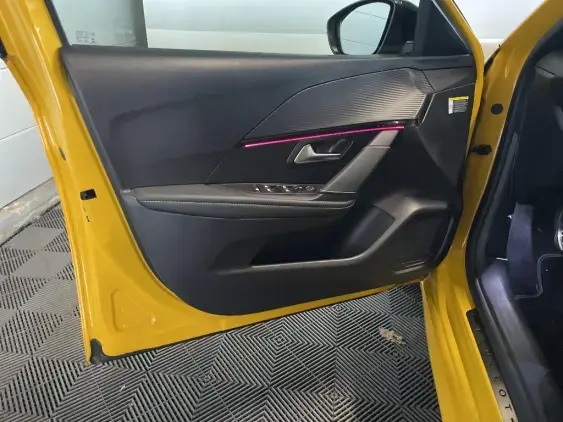 PEUGEOT 208 BUSINESS R II - voiture d'occasion - Photo 18