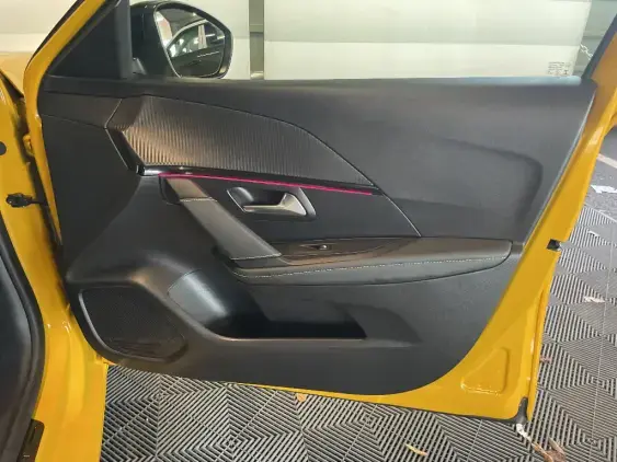 PEUGEOT 208 BUSINESS R II - voiture d'occasion - Photo 19