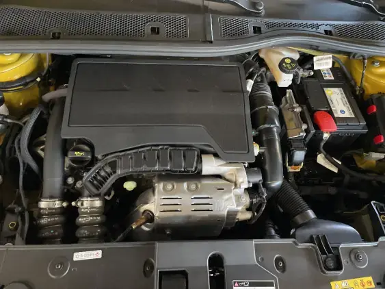 PEUGEOT 208 BUSINESS R II - voiture d'occasion - Photo 20