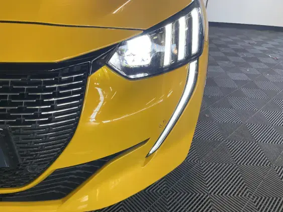 PEUGEOT 208 BUSINESS R II - voiture d'occasion - Photo 21