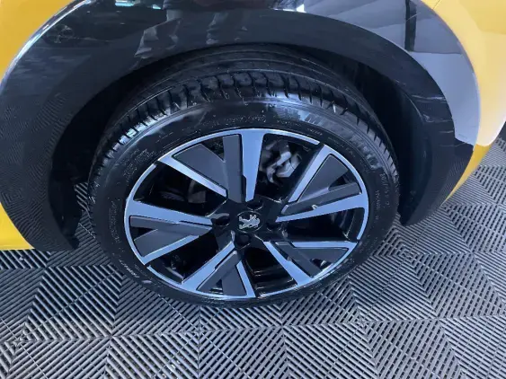 PEUGEOT 208 BUSINESS R II - voiture d'occasion - Photo 23