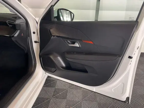 PEUGEOT 208 ELECTRIQUE II - voiture d'occasion - Photo 19