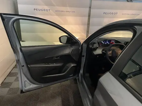 PEUGEOT 208 BUSINESS R II - voiture d'occasion - Photo 17