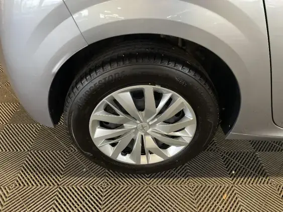 PEUGEOT 208 BUSINESS R II - voiture d'occasion - Photo 23