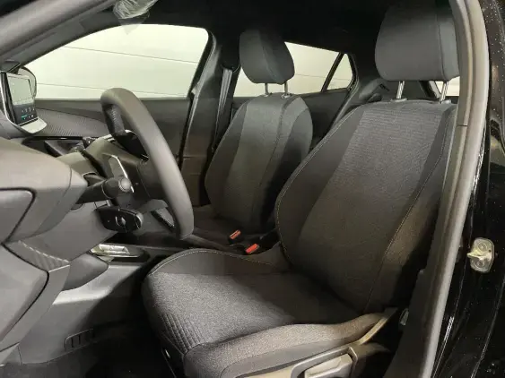 PEUGEOT 2008 II - voiture d'occasion - Photo 17