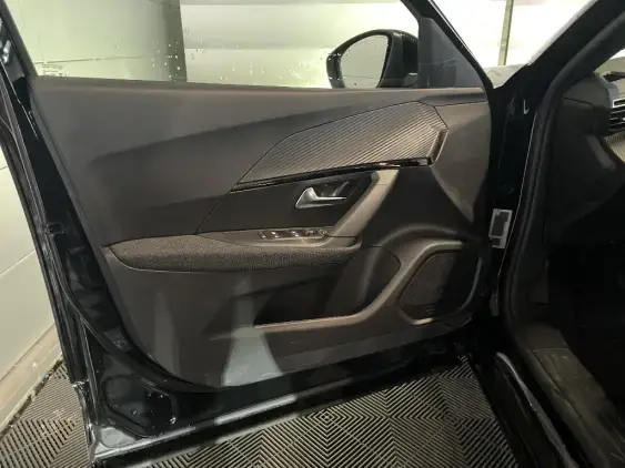 PEUGEOT 2008 II - voiture d'occasion - Photo 18