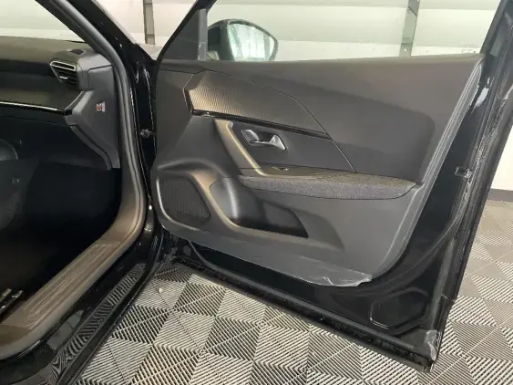 PEUGEOT 2008 II - voiture d'occasion - Photo 19