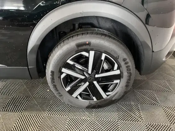 PEUGEOT 2008 II - voiture d'occasion - Photo 23