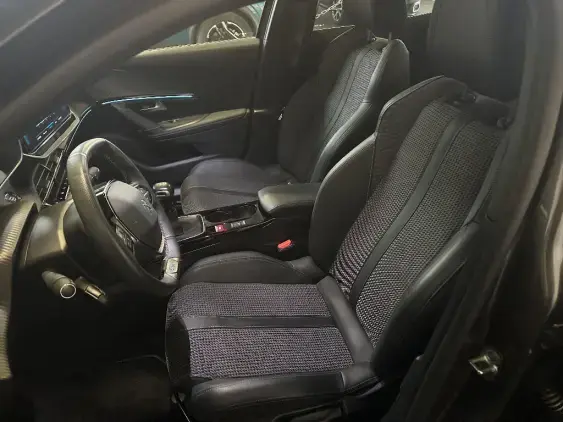 PEUGEOT 2008 II - voiture d'occasion - Photo 17