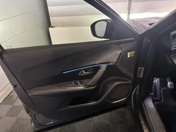 PEUGEOT 2008 II - voiture d'occasion - Photo 18