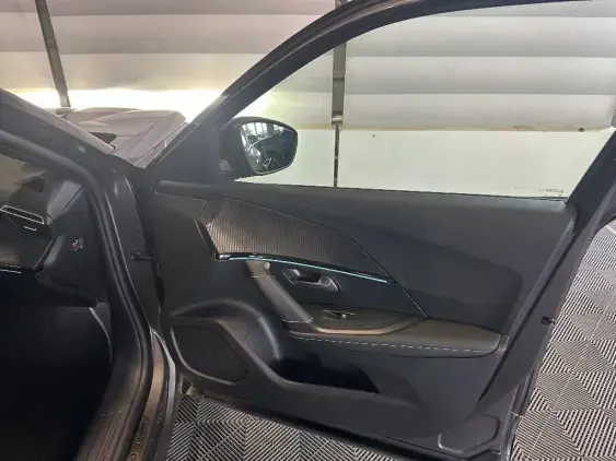 PEUGEOT 2008 II - voiture d'occasion - Photo 19