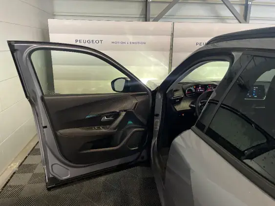 PEUGEOT 2008 II - voiture d'occasion - Photo 18