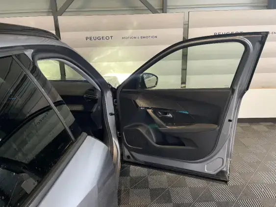 PEUGEOT 2008 II - voiture d'occasion - Photo 19