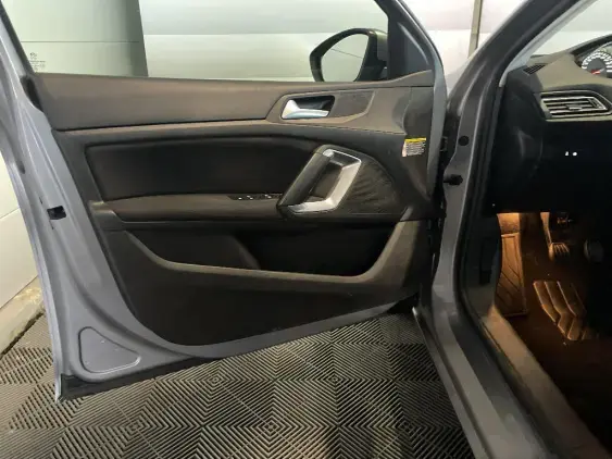 PEUGEOT 308 II - voiture d'occasion - Photo 17