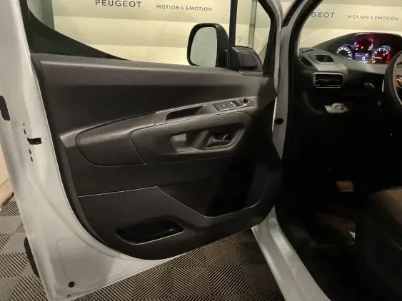 PEUGEOT PARTNER III - voiture d'occasion - Photo 16